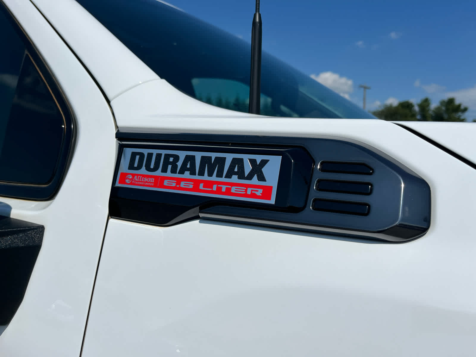 2025 GMC Sierra 2500HD 4WD Crew Cab Standard Bed AT4