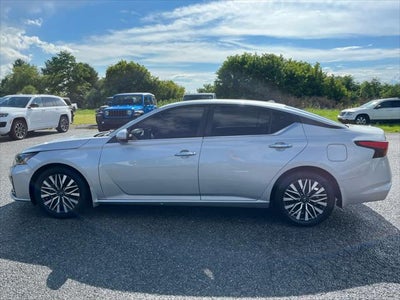 2023 Nissan Altima SV FWD