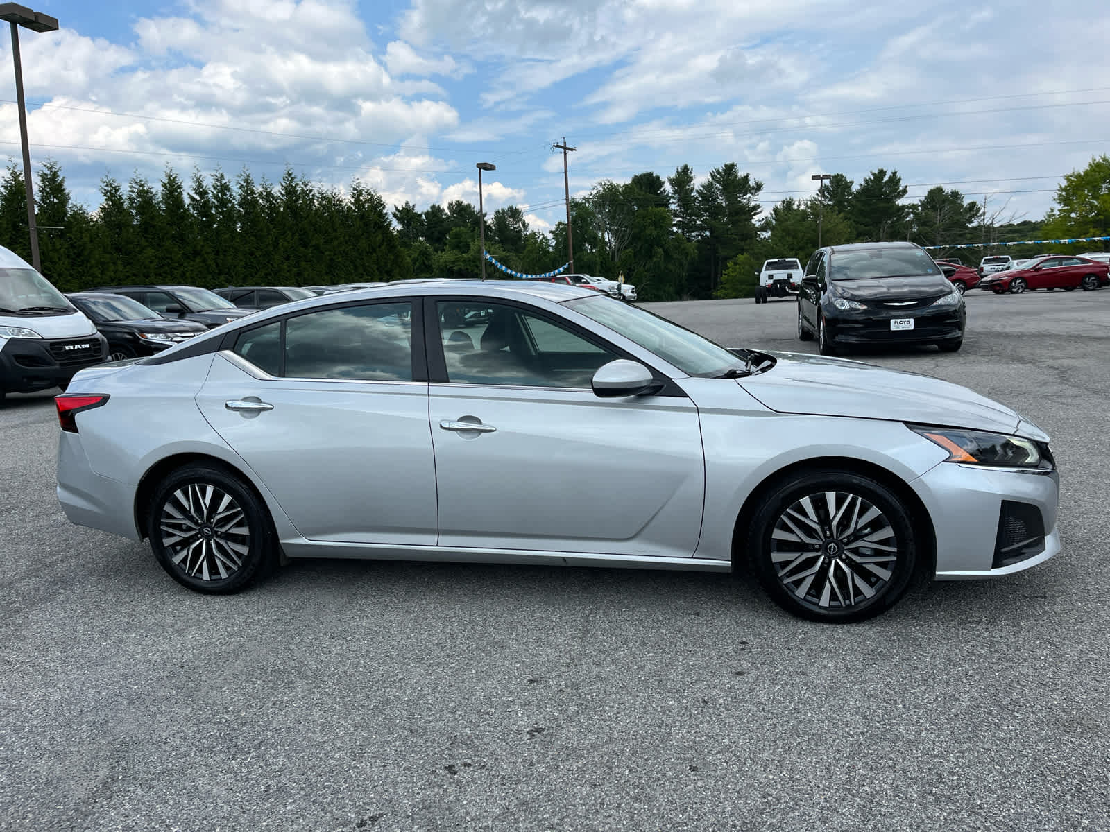 2023 Nissan Altima SV FWD