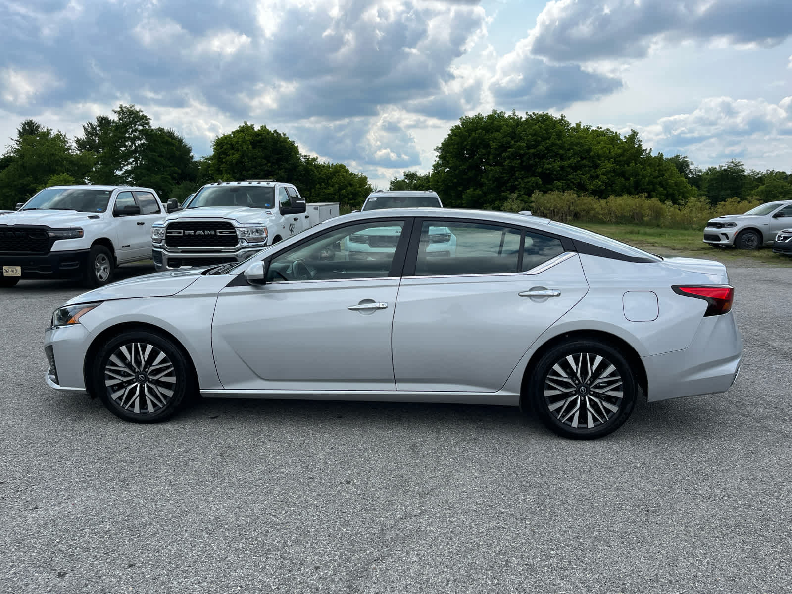 2023 Nissan Altima SV FWD