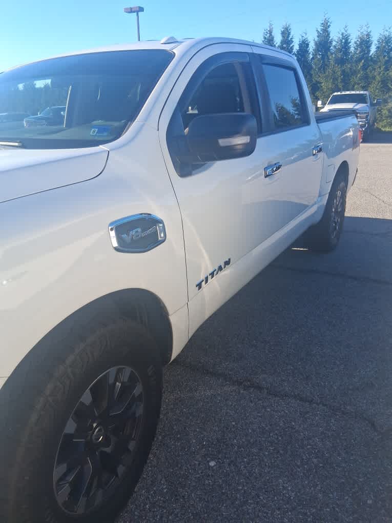 2017 Nissan Titan SV
