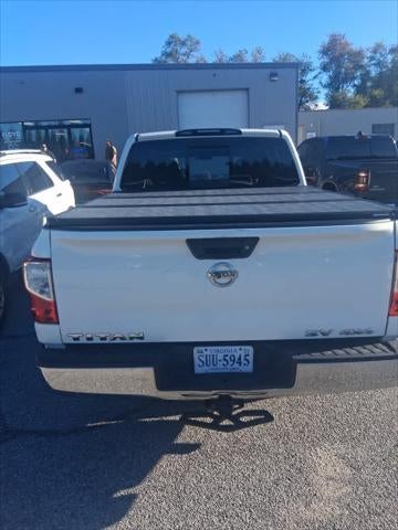 2017 Nissan TITAN SV