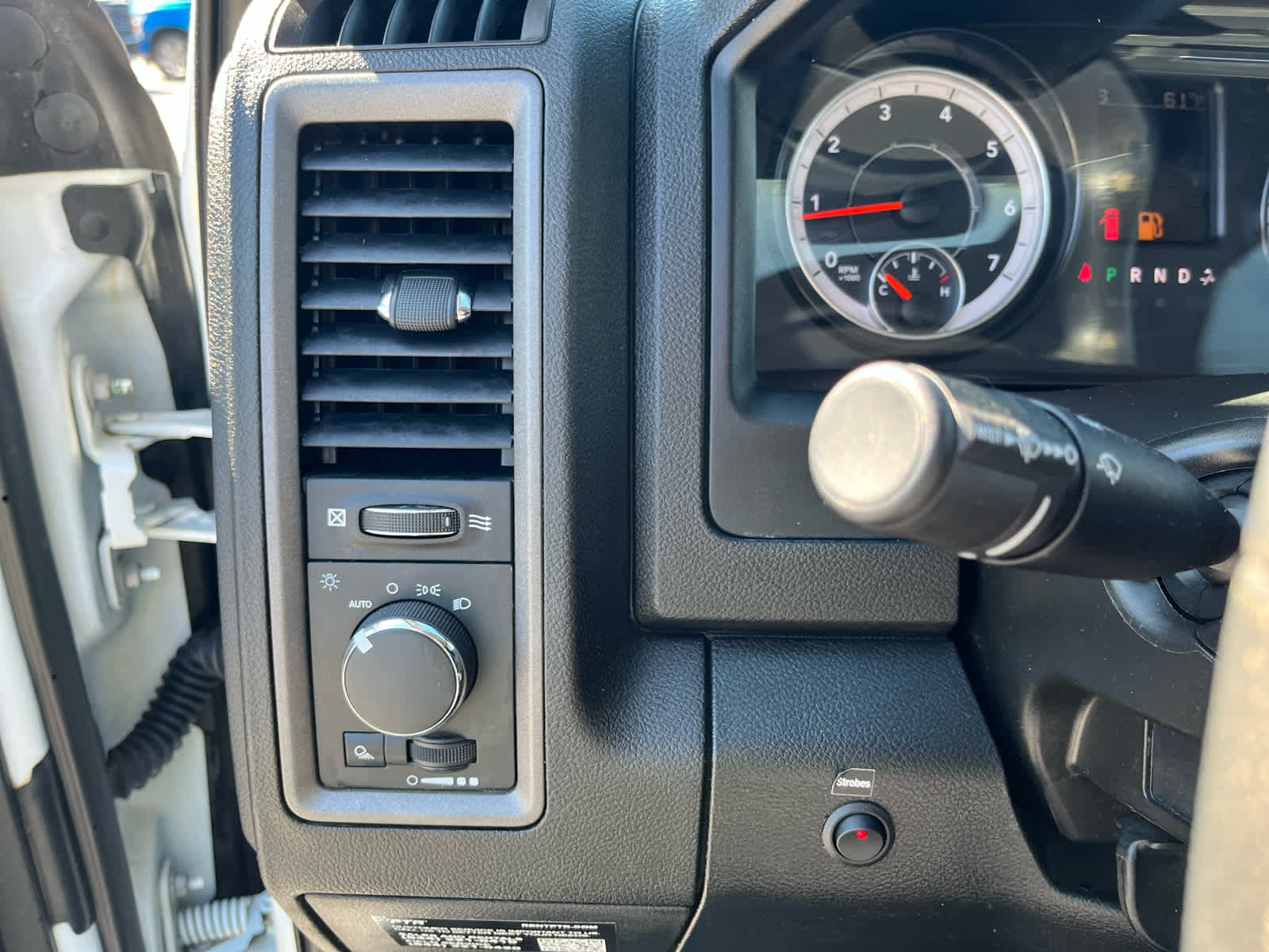 2022 RAM 1500 Classic Tradesman Crew Cab 4x4 5'7' Box