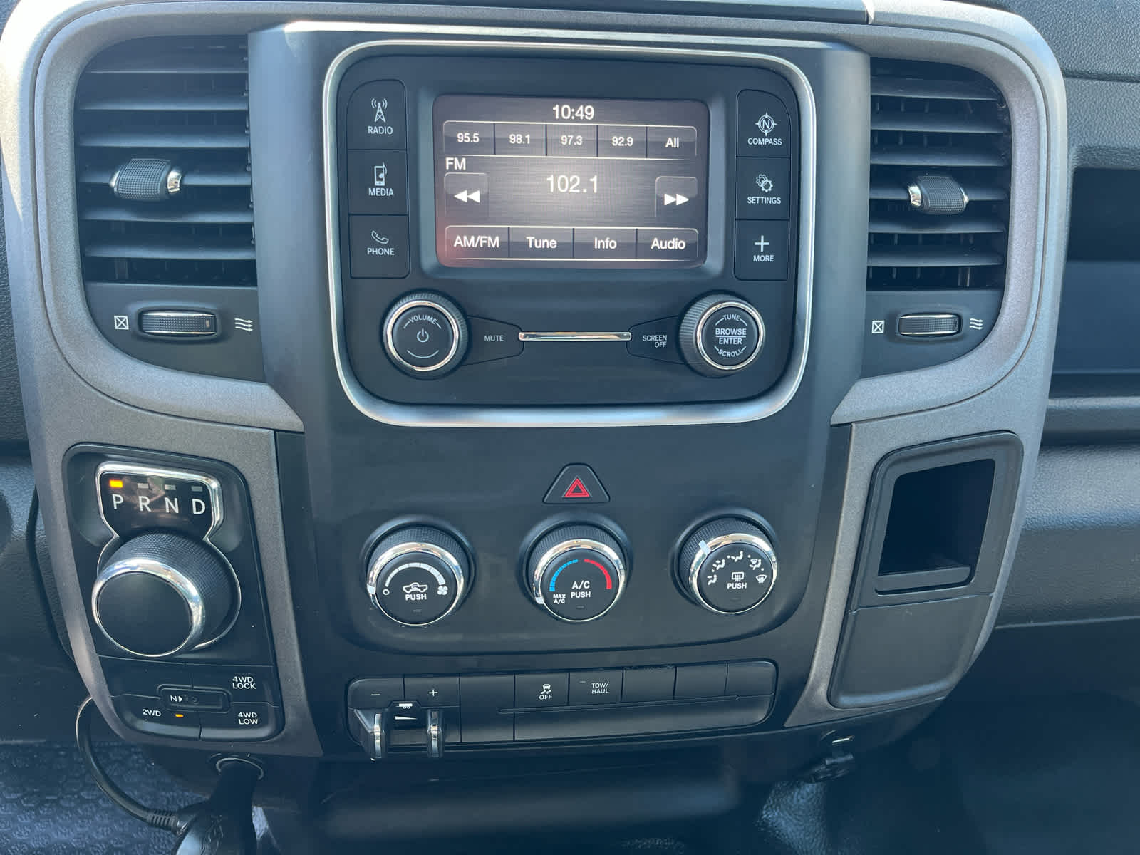 2022 RAM 1500 Classic Tradesman Crew Cab 4x4 5'7' Box
