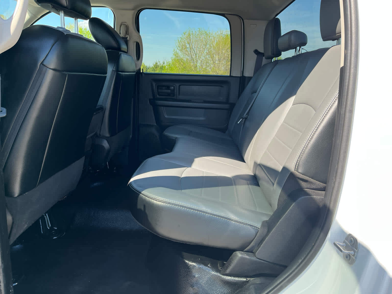 2022 RAM 1500 Classic Tradesman Crew Cab 4x4 5'7' Box