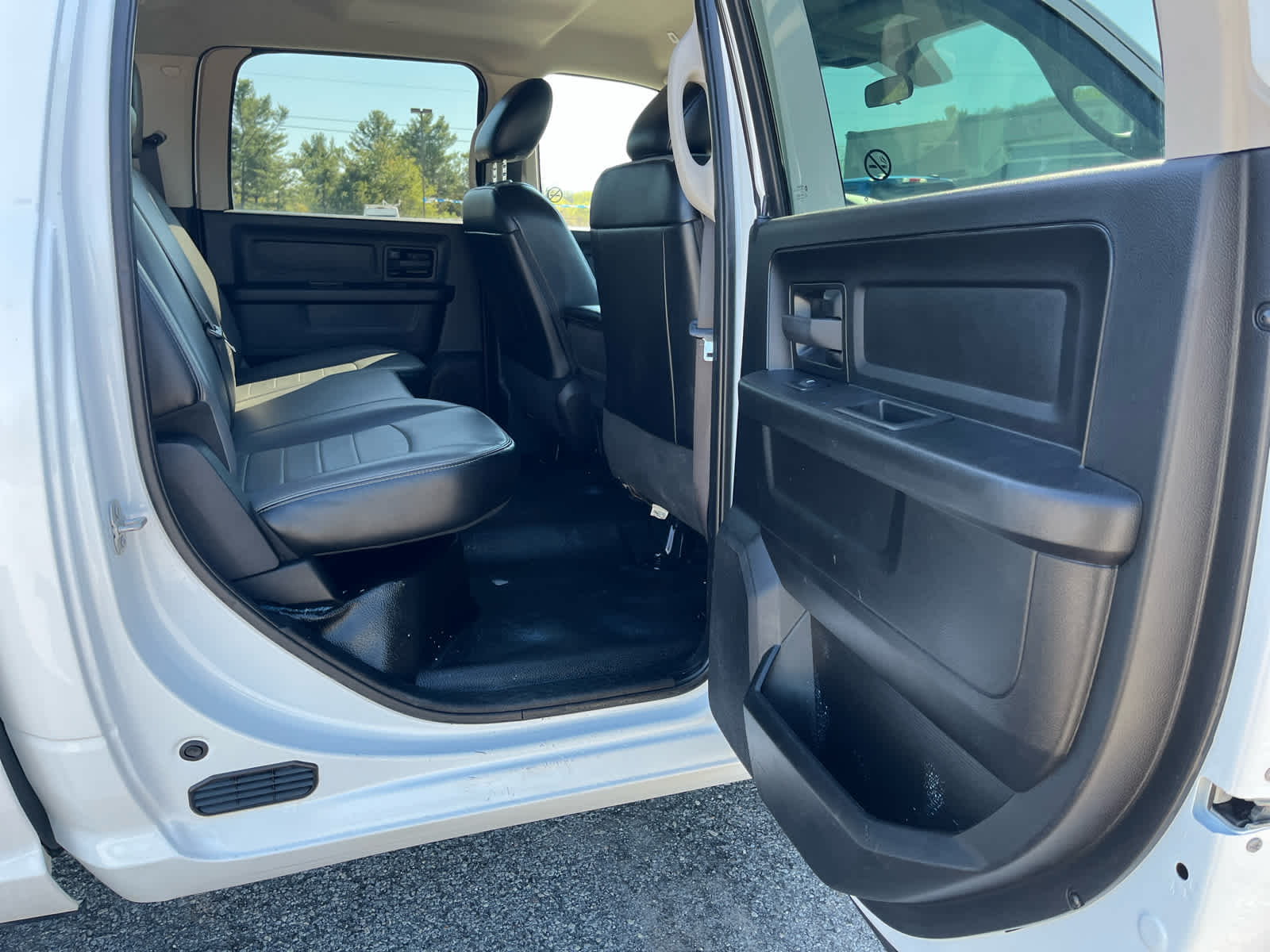 2022 RAM 1500 Classic Tradesman Crew Cab 4x4 5'7' Box