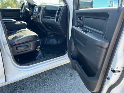 2022 RAM 1500 Classic Tradesman Crew Cab 4x4 5'7' Box