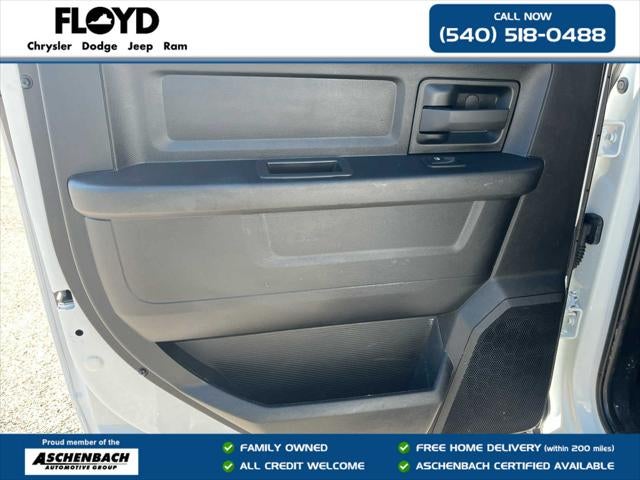 2022 RAM 1500 Classic Tradesman Crew Cab 4x4 5'7' Box