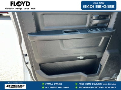 2022 RAM 1500 Classic Tradesman Crew Cab 4x4 5'7' Box