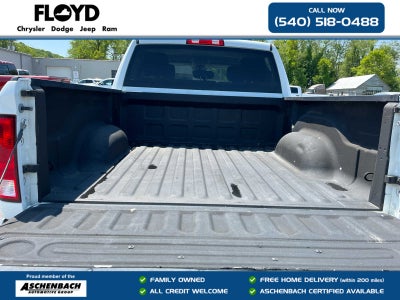 2022 RAM 1500 Classic Tradesman Crew Cab 4x4 5'7' Box