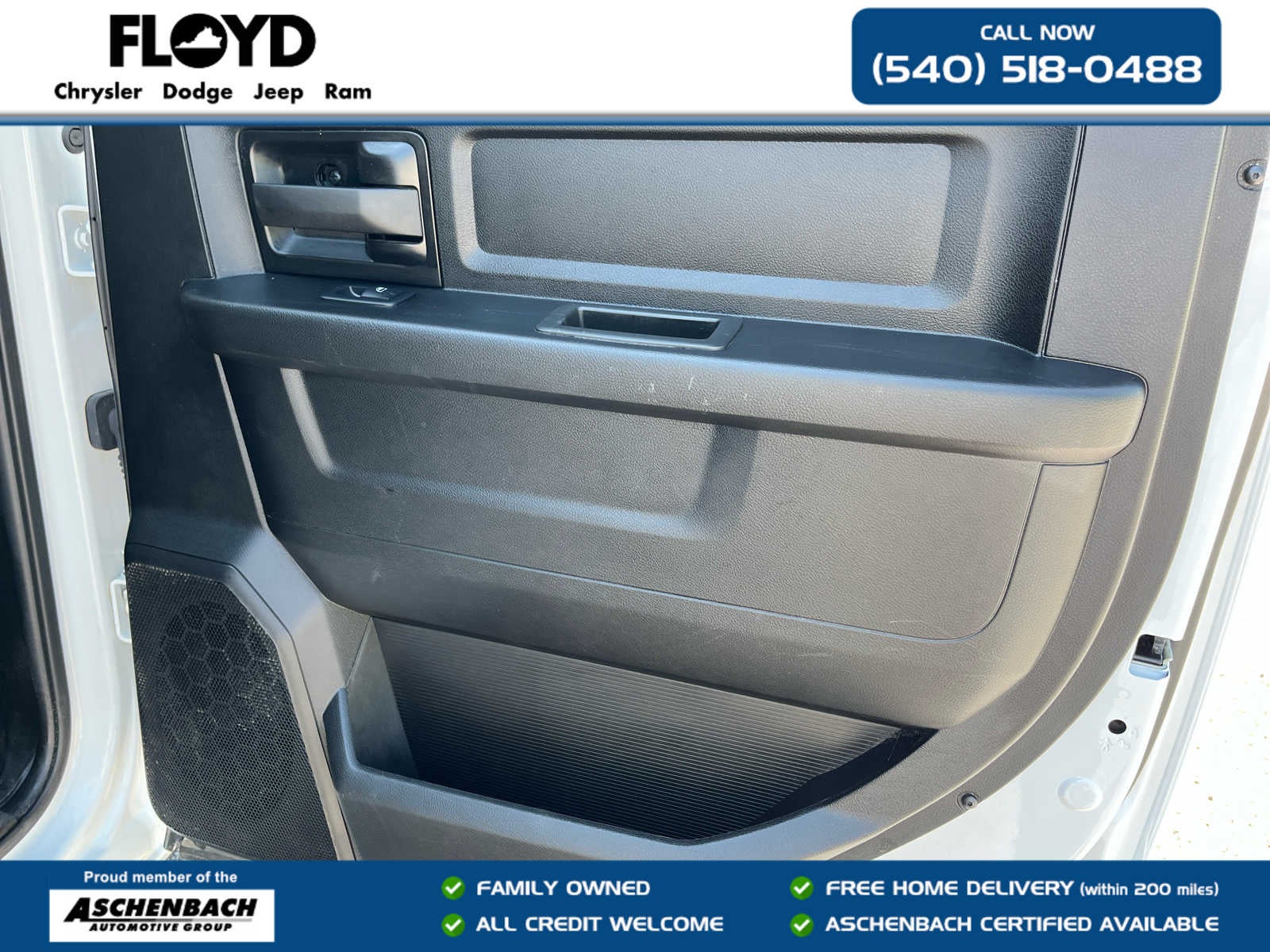 2022 RAM 1500 Classic Tradesman Crew Cab 4x4 5'7' Box