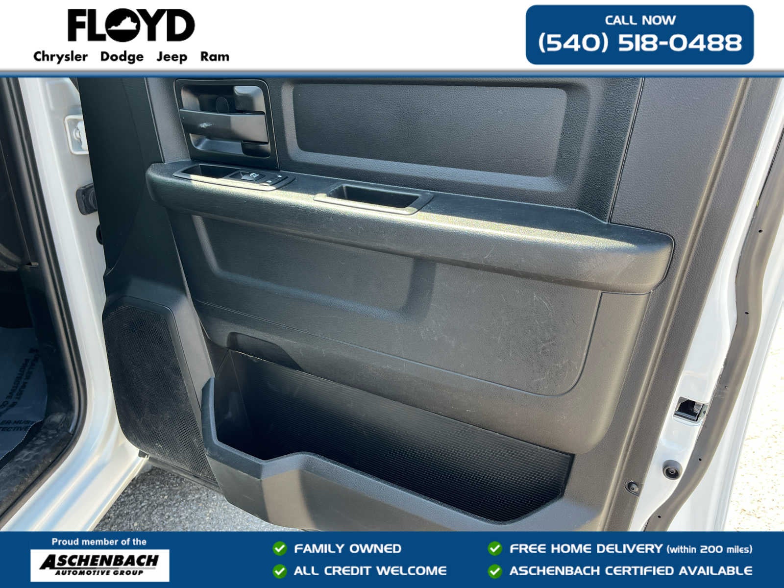 2022 RAM 1500 Classic Tradesman Crew Cab 4x4 5'7' Box