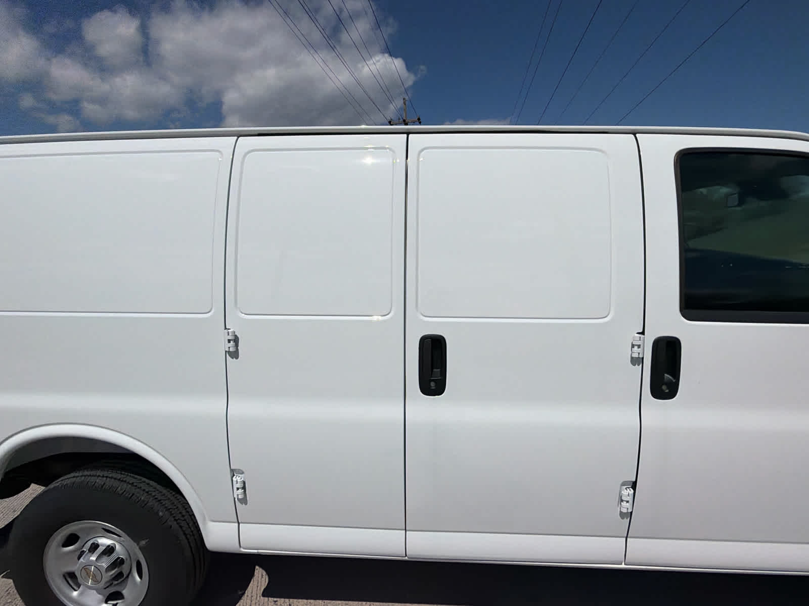 2025 Chevrolet Express Cargo WT