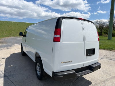 2025 Chevrolet Express Cargo WT