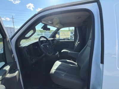 2025 Chevrolet Express Cargo WT