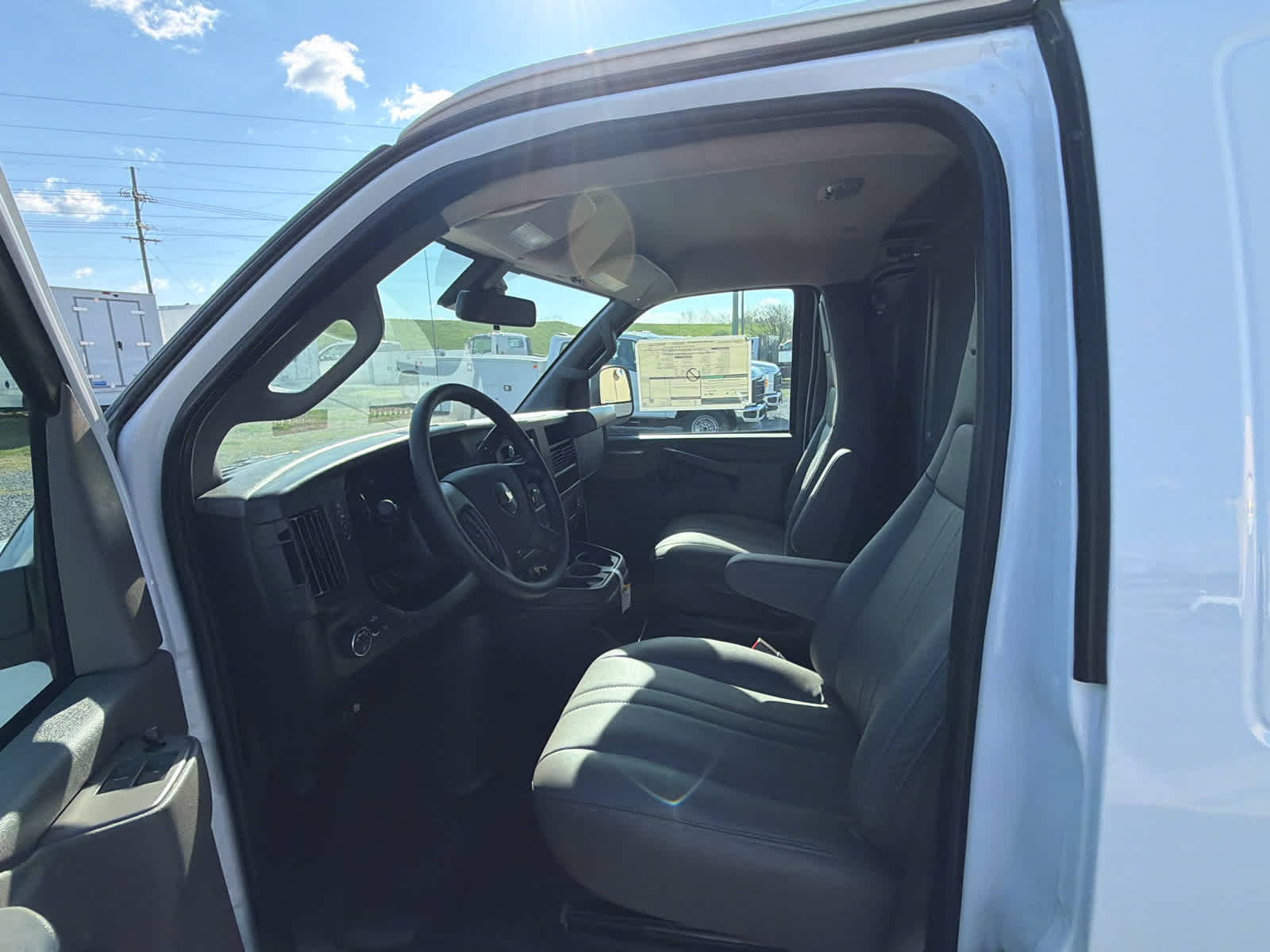 2025 Chevrolet Express Cargo WT