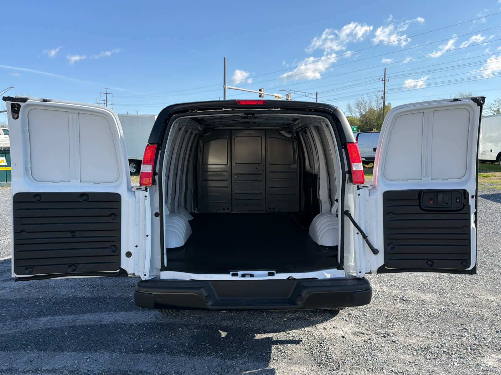 2025 Chevrolet Express Cargo WT