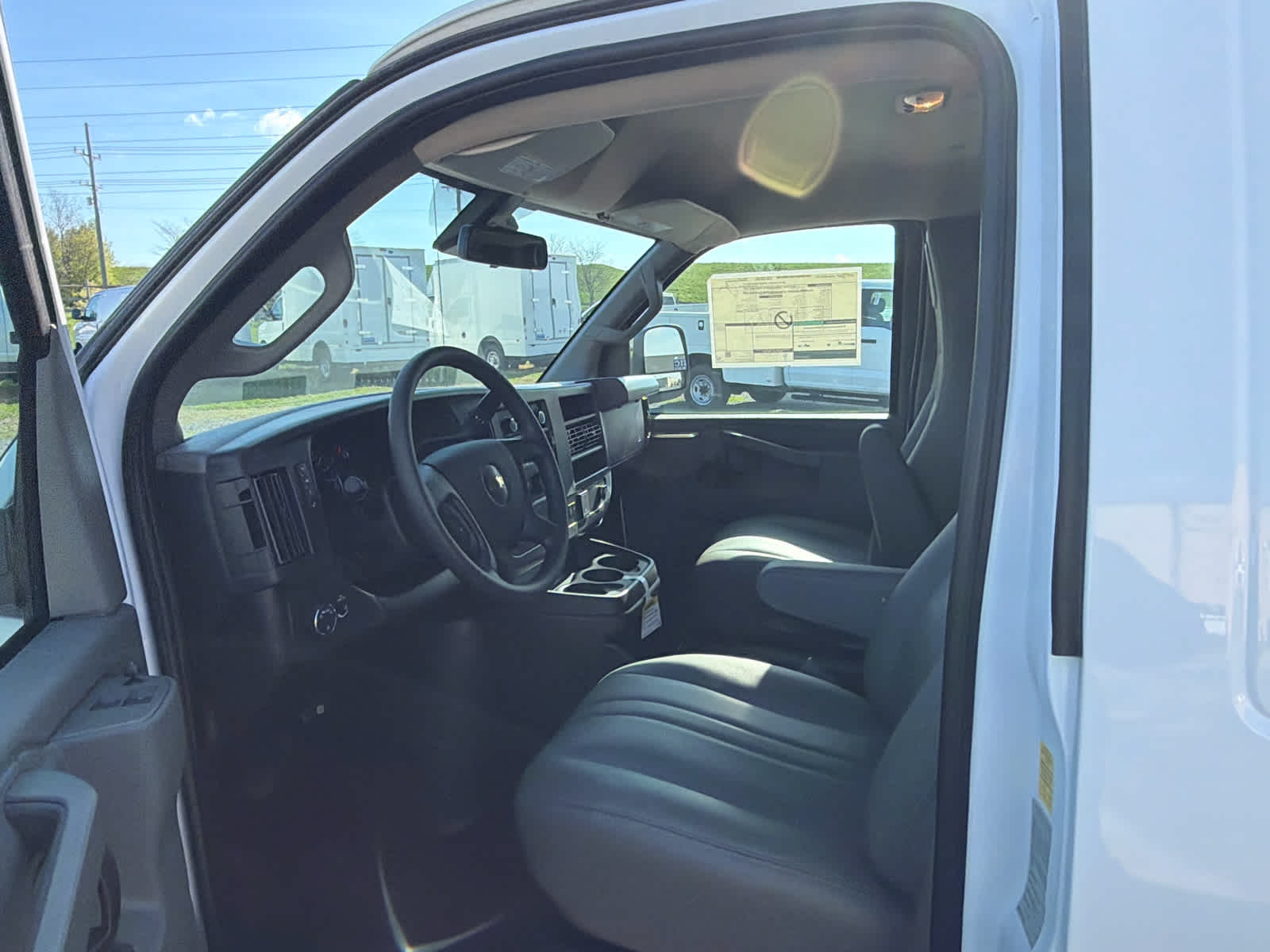 2025 Chevrolet Express Cargo WT