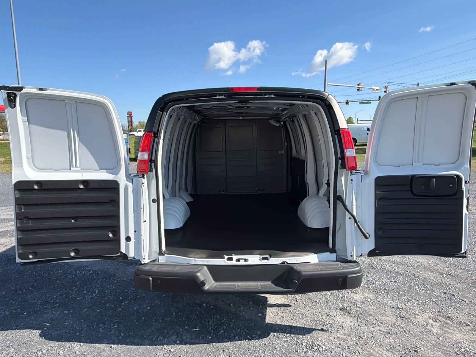 2025 Chevrolet Express Cargo WT