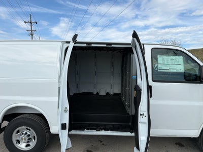 2025 Chevrolet Express Cargo WT