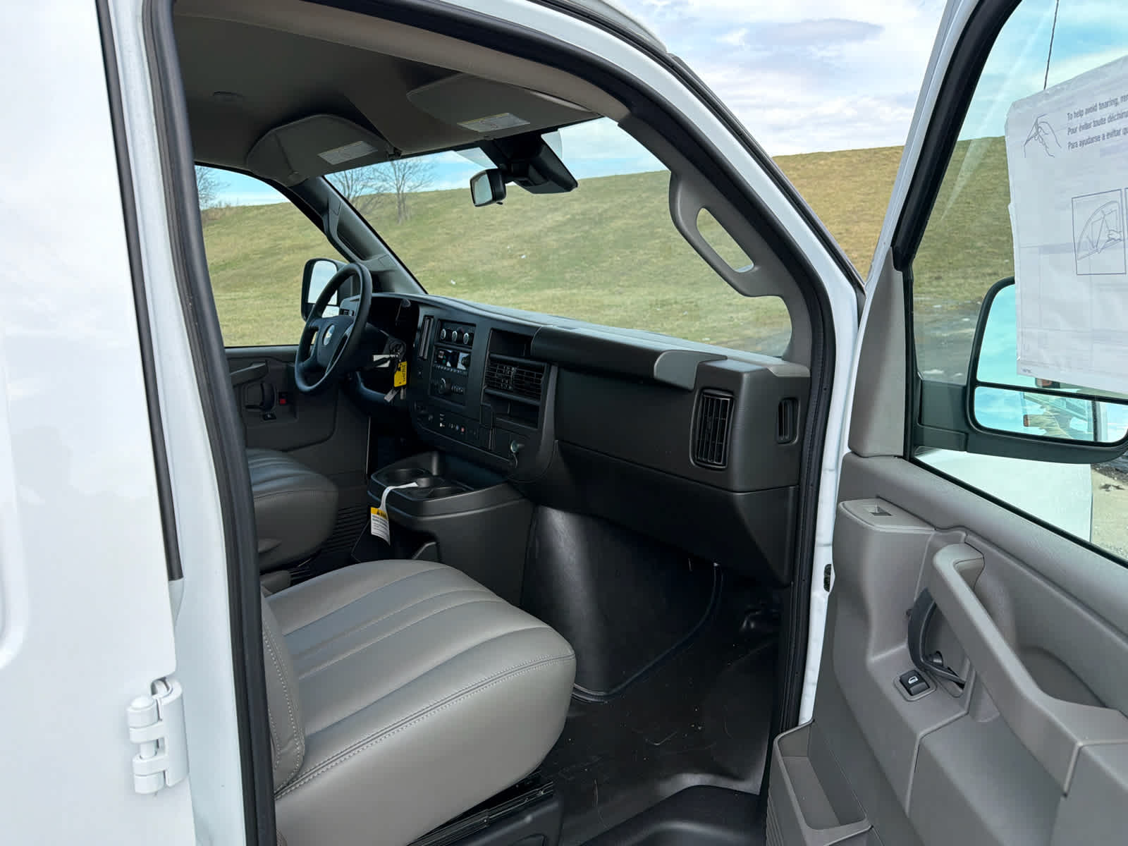 2025 Chevrolet Express Cargo WT