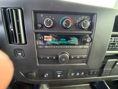 2025 Chevrolet Express Cargo WT