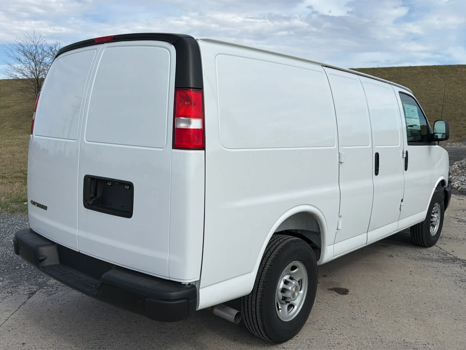 2025 Chevrolet Express Cargo WT