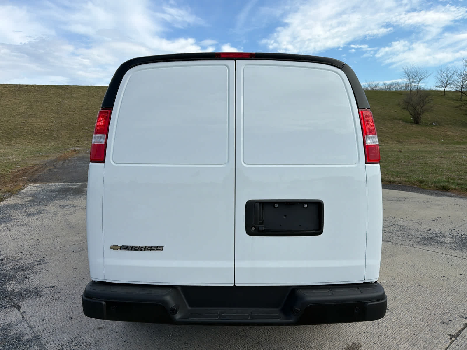 2025 Chevrolet Express Cargo WT